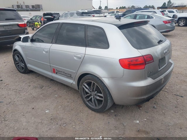 2012 AUDI A3 WAUBJAFM8CA021079 Photo 2