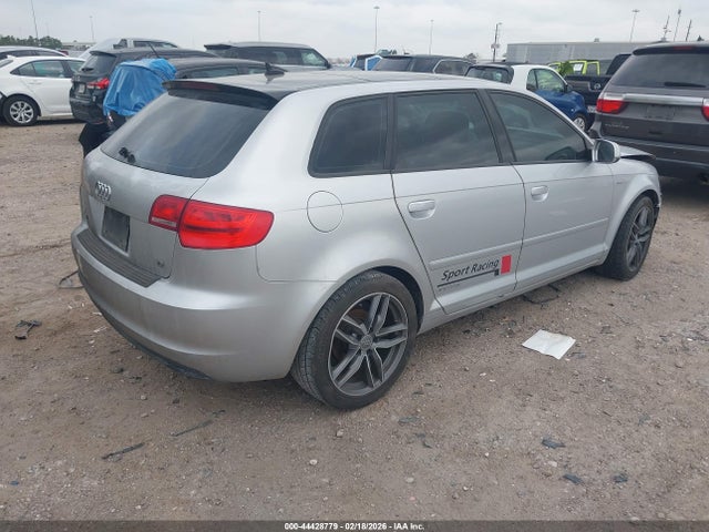 2012 AUDI A3 WAUBJAFM8CA021079 Photo 3