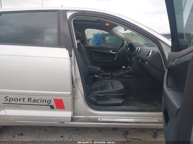 2012 AUDI A3 WAUBJAFM8CA021079 Photo 4