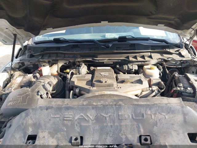 44428895 :رقم المزاد ، 3C6UR5CL2JG356867 vin ، 2018 Ram 2500 Tradesman  4x4 6'4 Box مزاد بيع