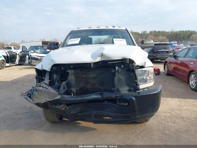 44428895 :رقم المزاد ، 3C6UR5CL2JG356867 vin ، 2018 Ram 2500 Tradesman  4x4 6'4 Box مزاد بيع
