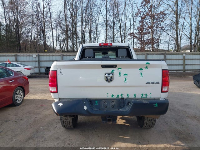 44428895 :رقم المزاد ، 3C6UR5CL2JG356867 vin ، 2018 Ram 2500 Tradesman  4x4 6'4 Box مزاد بيع