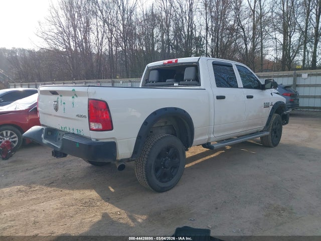 44428895 :رقم المزاد ، 3C6UR5CL2JG356867 vin ، 2018 Ram 2500 Tradesman  4x4 6'4 Box مزاد بيع