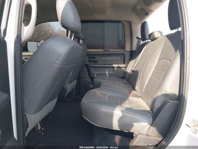 44428895 :رقم المزاد ، 3C6UR5CL2JG356867 vin ، 2018 Ram 2500 Tradesman  4x4 6'4 Box مزاد بيع