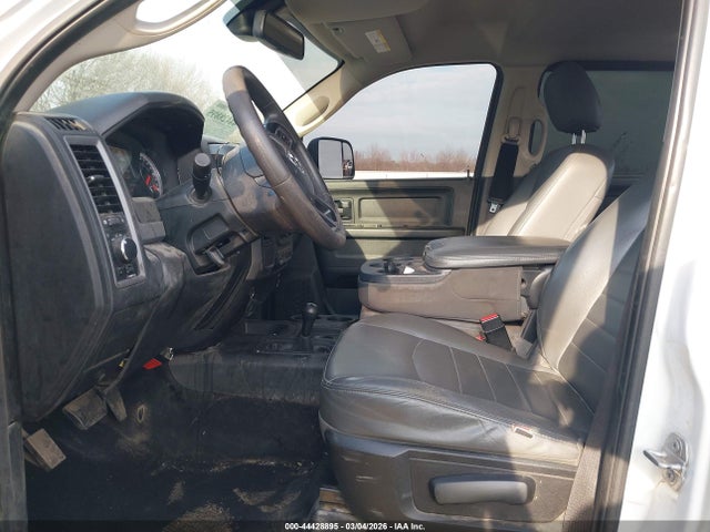 44428895 :رقم المزاد ، 3C6UR5CL2JG356867 vin ، 2018 Ram 2500 Tradesman  4x4 6'4 Box مزاد بيع