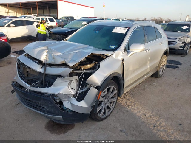 2019 CADILLAC XT4 1GYFZCR40KF137957 Photo 1