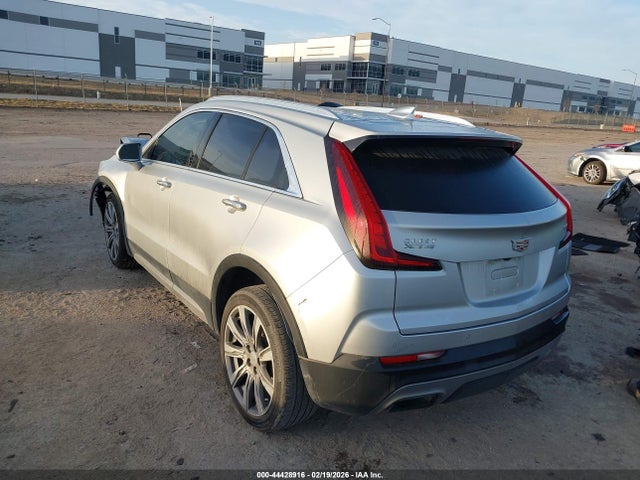 2019 CADILLAC XT4 1GYFZCR40KF137957 Photo 2