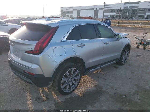 2019 CADILLAC XT4 1GYFZCR40KF137957 Photo 3