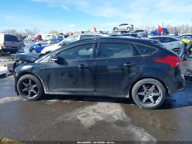 1FADP3L94GL225576 Ford FOCUS ST