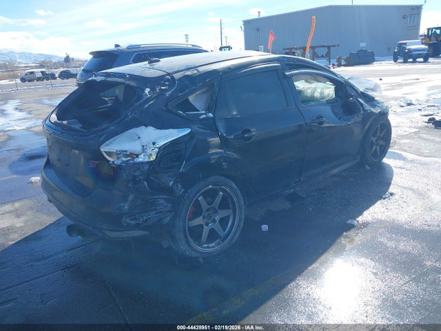 1FADP3L94GL225576 Ford FOCUS ST