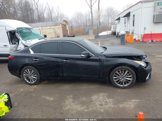 44428978 :رقم المزاد ، JN1EV7AR0JM433327 vin ، 2018 Infiniti Q50 3.0t Luxe مزاد بيع