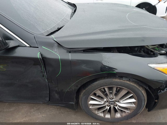 44428978 :رقم المزاد ، JN1EV7AR0JM433327 vin ، 2018 Infiniti Q50 3.0t Luxe مزاد بيع