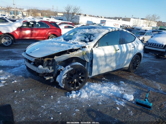 2021 TESLA MODEL Y 5YJYGAEE6MF180357 Photo 1