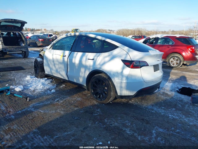 2021 TESLA MODEL Y 5YJYGAEE6MF180357 Photo 2