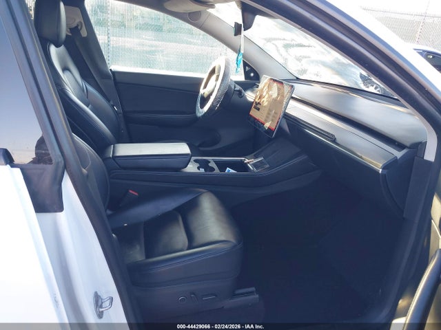 2021 TESLA MODEL Y 5YJYGAEE6MF180357 Photo 4