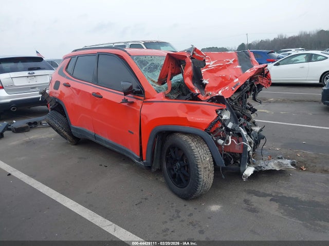 44429111 :رقم المزاد ، 3C4NJCAB3JT124210 vin ، 2018 Jeep Compass Sport Fwd مزاد بيع