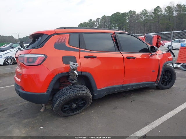 44429111 :رقم المزاد ، 3C4NJCAB3JT124210 vin ، 2018 Jeep Compass Sport Fwd مزاد بيع
