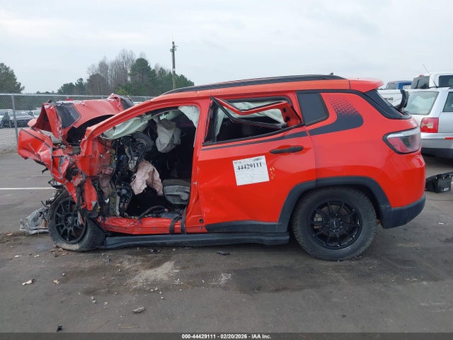 44429111 :رقم المزاد ، 3C4NJCAB3JT124210 vin ، 2018 Jeep Compass Sport Fwd مزاد بيع