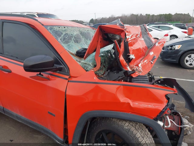 44429111 :رقم المزاد ، 3C4NJCAB3JT124210 vin ، 2018 Jeep Compass Sport Fwd مزاد بيع