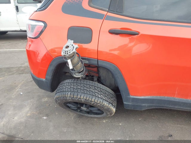 44429111 :رقم المزاد ، 3C4NJCAB3JT124210 vin ، 2018 Jeep Compass Sport Fwd مزاد بيع