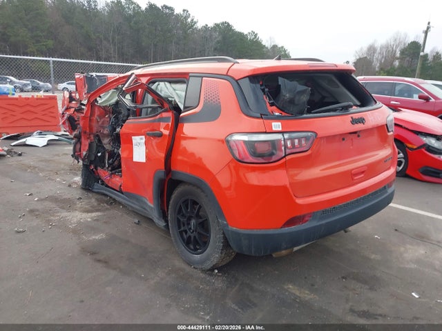 44429111 :رقم المزاد ، 3C4NJCAB3JT124210 vin ، 2018 Jeep Compass Sport Fwd مزاد بيع