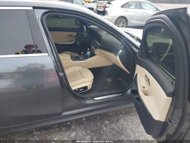 Продажа на аукционе авто 2022 Bmw 330i, vin: 3MW5R1J08N8C39015, номер лота: 44429116