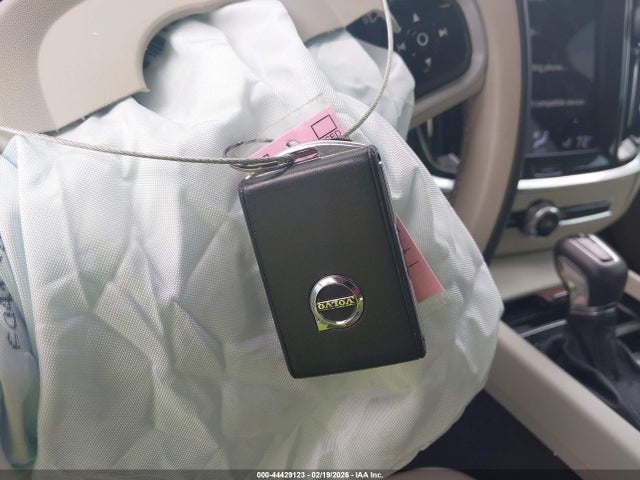 2021 VOLVO S60 7JR102FZXMG112633 Photo 10