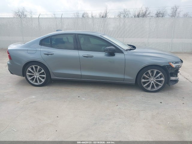 7JR102FZXMG112633 Volvo S60 T5 Momentum