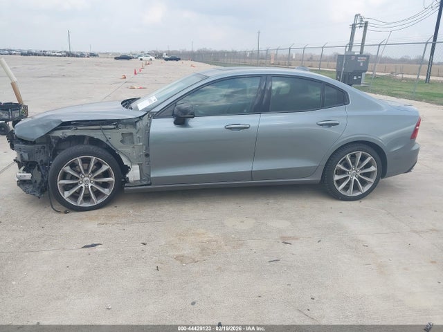 7JR102FZXMG112633 Volvo S60 T5 Momentum