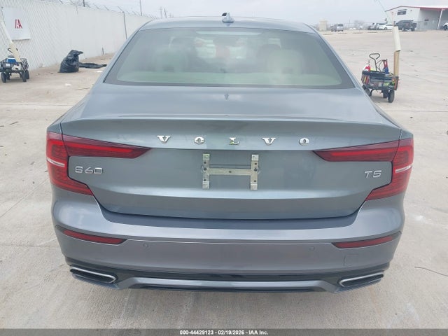7JR102FZXMG112633 Volvo S60 T5 Momentum