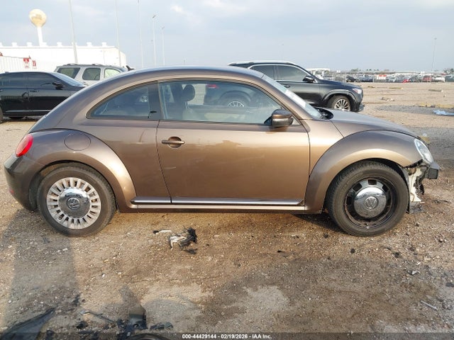 44429144 :رقم المزاد ، 3VWJX7AT0DM677373 vin ، 2013 Volkswagen Beetle 2.5l مزاد بيع
