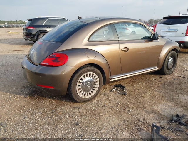44429144 :رقم المزاد ، 3VWJX7AT0DM677373 vin ، 2013 Volkswagen Beetle 2.5l مزاد بيع