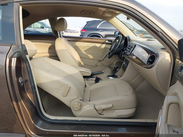 44429144 :رقم المزاد ، 3VWJX7AT0DM677373 vin ، 2013 Volkswagen Beetle 2.5l مزاد بيع