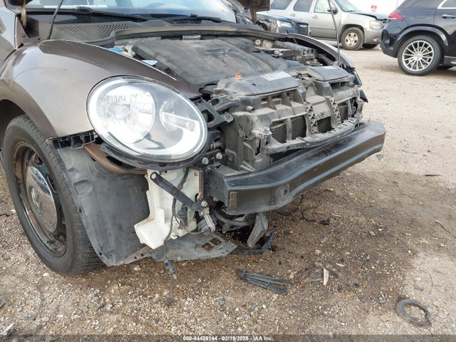 44429144 :رقم المزاد ، 3VWJX7AT0DM677373 vin ، 2013 Volkswagen Beetle 2.5l مزاد بيع