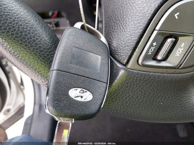 5NMZT3LB2JH086717 Hyundai Santa Fe Sport 2.4l