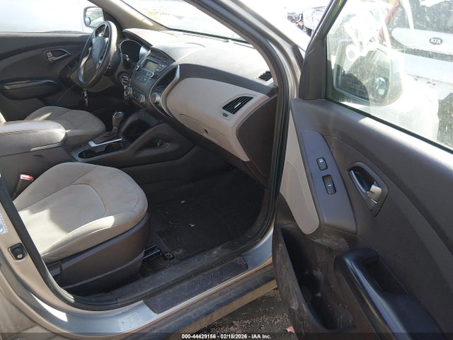 Продажа на аукционе авто 2015 Hyundai Tucson Gls, vin: KM8JTCAF9FU110980, номер лота: 44429156