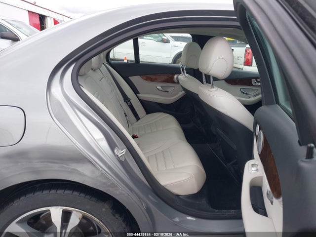 55SWF4KB8FU008175 Mercedes-Benz C 300 4matic