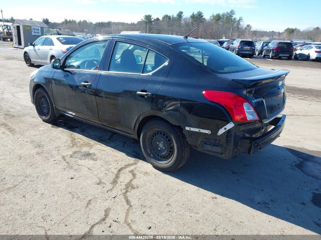 2015 NISSAN VERSA 3N1CN7AP1FL843299 Photo 2