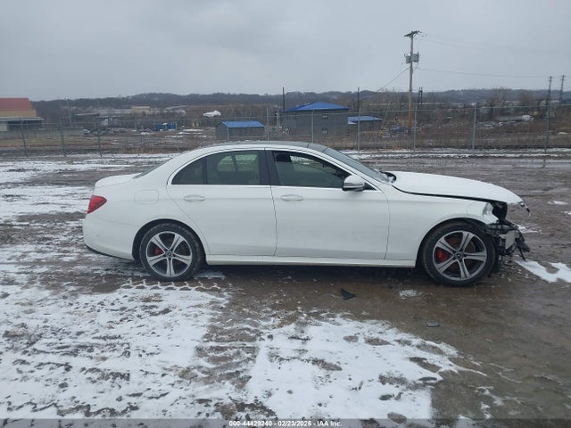 44429240 :رقم المزاد ، WDDZF4KB9JA378122 vin ، 2018 Mercedes-benz E 300 4matic مزاد بيع