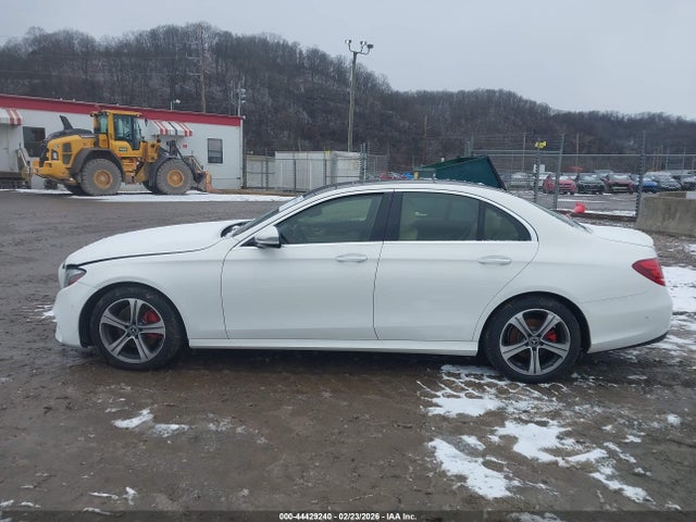 44429240 :رقم المزاد ، WDDZF4KB9JA378122 vin ، 2018 Mercedes-benz E 300 4matic مزاد بيع