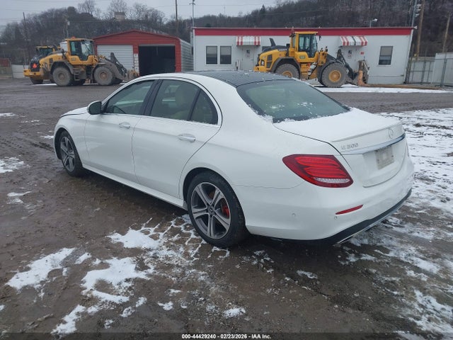 44429240 :رقم المزاد ، WDDZF4KB9JA378122 vin ، 2018 Mercedes-benz E 300 4matic مزاد بيع