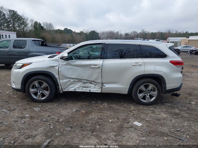 Toyota Highlander Limited 2018 5TDYZRFH7JS282954 Image 15