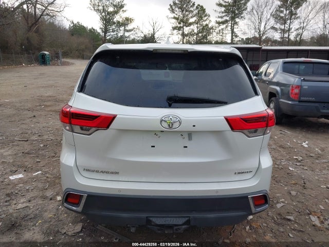 Toyota Highlander Limited 2018 5TDYZRFH7JS282954 Image 17