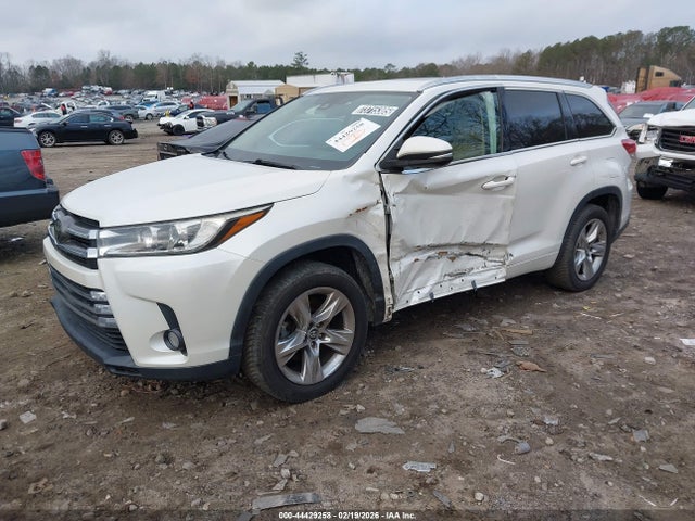 Toyota Highlander Limited 2018 5TDYZRFH7JS282954 Image 2