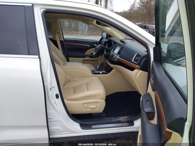 Toyota Highlander Limited 2018 5TDYZRFH7JS282954 Image 5