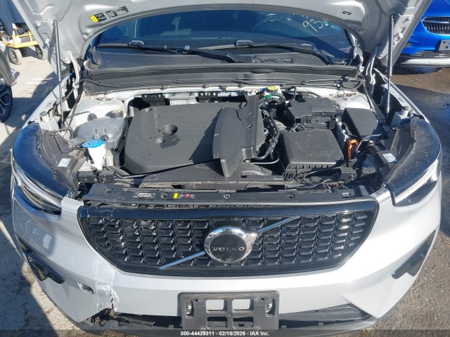 2023 VOLVO XC40 YV4L12UX0P2075032 Photo 9