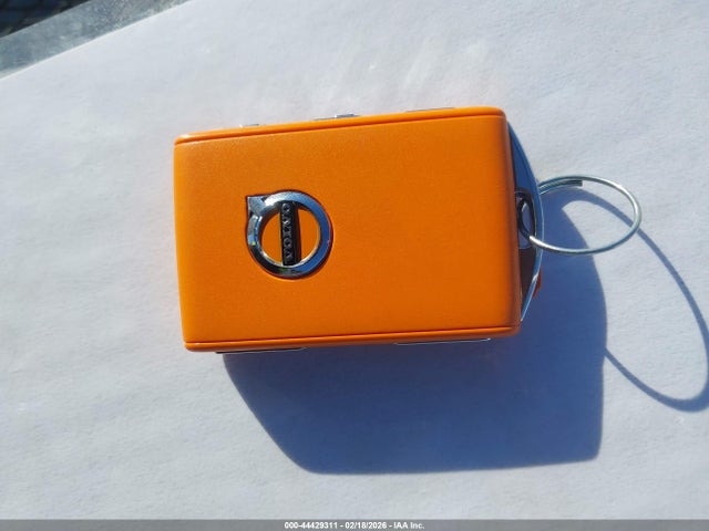 2023 VOLVO XC40 YV4L12UX0P2075032 Photo 10