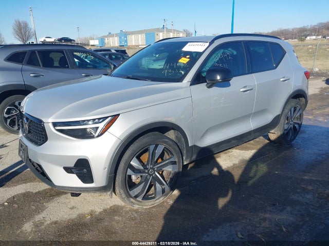 2023 VOLVO XC40 YV4L12UX0P2075032 Photo 1