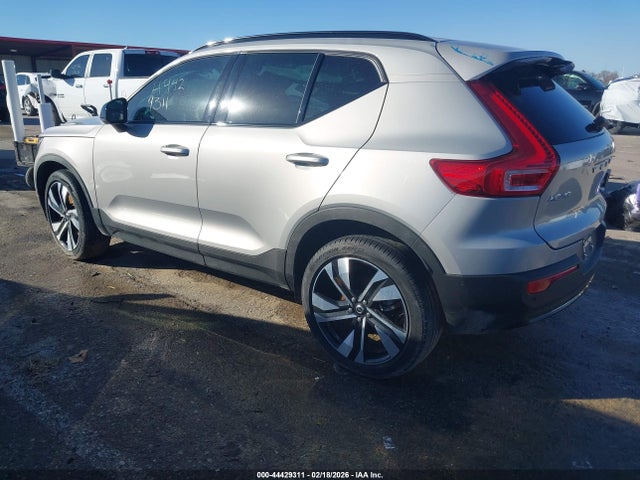 2023 VOLVO XC40 YV4L12UX0P2075032 Photo 2