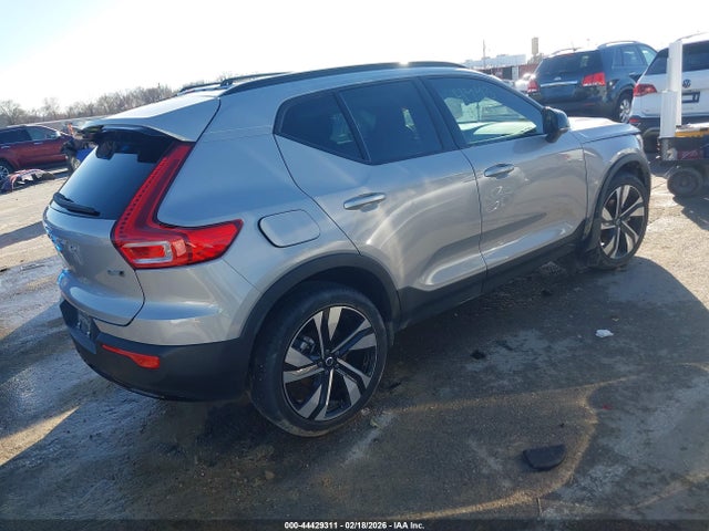 2023 VOLVO XC40 YV4L12UX0P2075032 Photo 3